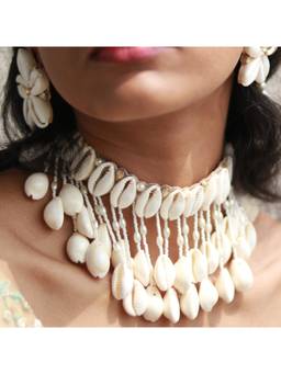 Label Pooja Rohra - Off White Mehr Choker Necklace