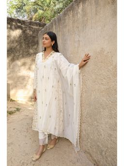 Amoree - White Overlap Embroidered Kurta with Pant & Dupatta