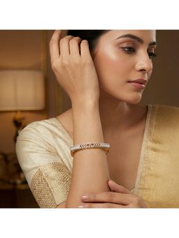 Nuyug - Women American Diamond Square Bracelet