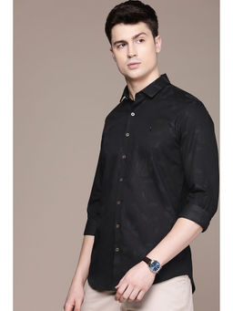 Simon Carter - Black Shirt