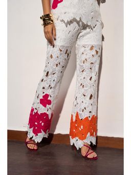 Clothes on my mind - Womens White Lace Detailed Play Up Pant