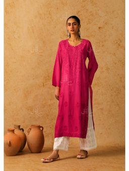 House of Chikankari - Womens Magenta Shab Chikankari Chanderi Straight Kurta