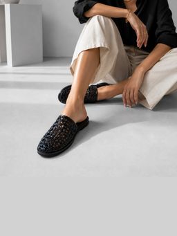 CHLLEN - Black Woven Closed Toe Mule Flats