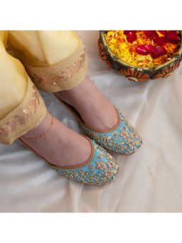 AUZORI - Firoza Sky Blue Handcrafted Flower Beadwork Juttis