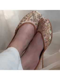 AUZORI - Roohani Pastel Pink Handcrafted Sequin and Threadwork Juttis