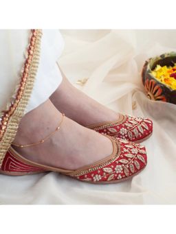 AUZORI - Surkh Red Handcrafted Beaded Threadwork Juttis