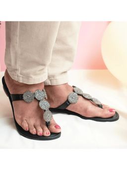 AUZORI - Charismatic Embellished Thong Black Flats