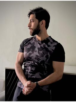 Aesthetic Bodies - Men Grey Camouflage Activewear T-Shirt