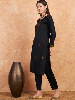 HK colours of fashion - Women Woven Design Pashmina Black Kurta with Pant (Set of 2)