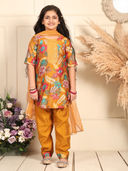 Yellow color option, Currently selected