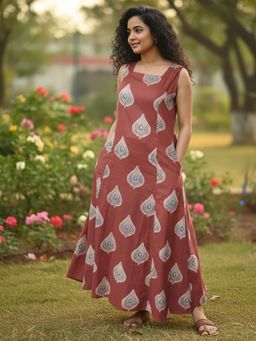 Varanga - Women Rust Jarah Printed Sleeveless Maxi Dress