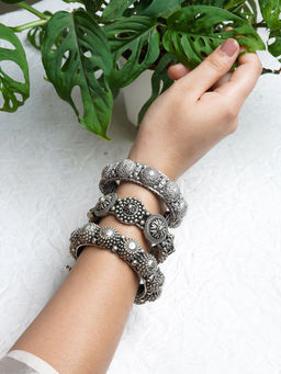 Teejh - Arpita Stacked Bracelet (Set Of 3)