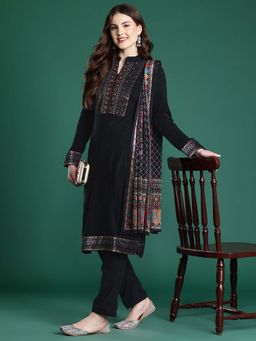 CAYMAN - Ethnic Motifs Yoke Design Woolen Kurta Set