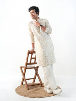KISAH - Off White Printed Kurta With Trouser
