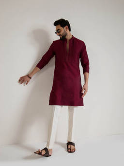 KISAH - Maroon Solid Kurta With Trouser