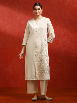 Jaipur Kurti - Floral Embroidered A-Line Kurta and Pant (Set of 2)