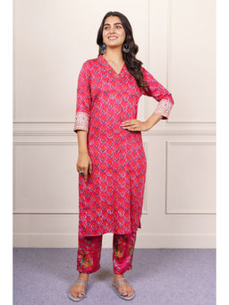 NAVYAS FASHION - Pink Floral Printed Kurta and Pant (Set of 2)