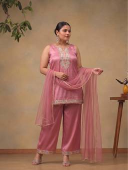 Bani Women - Pink Plus Size Sleeveless Straight Kurta with Pant and Dupatta