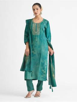 Women Plus - Green Digitally Printed Viscose Silk Kurta with Pant and Dupatta