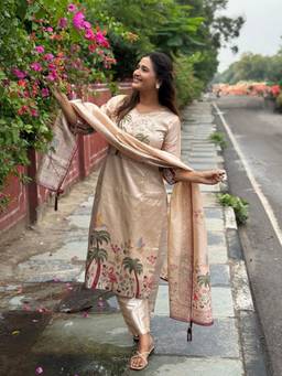 VredeVogel - Beige Silk Blend Embroidered Straight Kurta with Pant and Dupatta