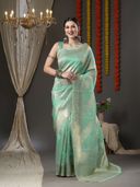 Green color option, Sold out, Currently selected