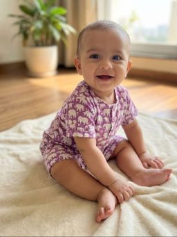 Tittertots - Unisex Multi-Color Printed Top with Shorts