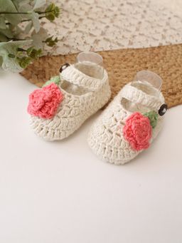 Woonie - Cotton Bamboo Floral Applique Detailed Summer Booties - Cream