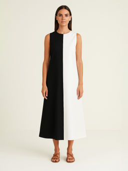 Backup Studio - Classic White A-Line Dress
