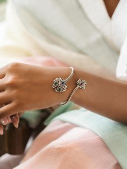 Shaya by CaratLane - Feeling Andamaina Oxidised Bracelet in 925 Silver