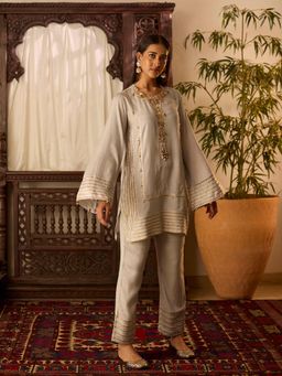 Inej - Leher Silver Grey Kashmiri Kurta with Pant (Set of 2)