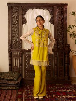 Inej - Leher Yellow Bell Sleeve Kurta with Pant (Set of 2)