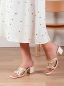 White color option, Currently selected