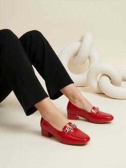 ELLE - Womens Square Toe Slip-On Glossy Pumps with Gold Chain Accent Red