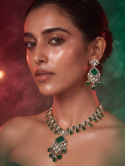 Auraa Trends - Emerald Drop Necklace Set with Floral Chain Design