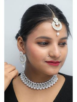 VOJ - Silver Plated White Beads and Stone Studded Choker Jewellery Set with Mang Tikka