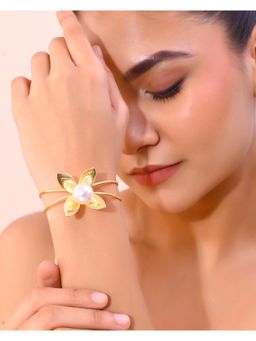 VOJ - Gold Plated Flower Shaped With Pearl In Center Kada Bracelet