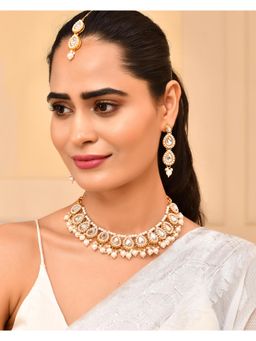 VOJ - Gold Plated Kundan Stones Studded Jewellery Set With Maang Tikka