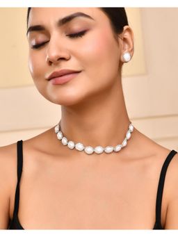 VOJ - Silver Plated Pearl And Stones Studded Oval Shaped Jewellery Set