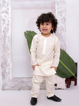 KID1 - Off White Cotton Embroidered Kurta With Pyjama
