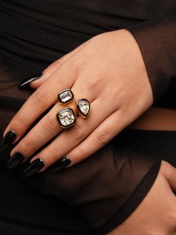Isharya - Bougie Multi-Crystal Ring In Black Plated