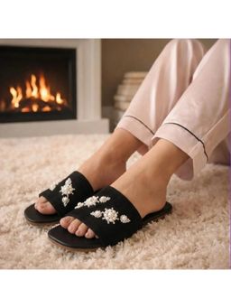 RETTROSE - The Luna Grace Pearl Black Embellished Flats