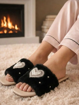 RETTROSE - The Luxe Pearl Heart Black Fur Embellished Flats