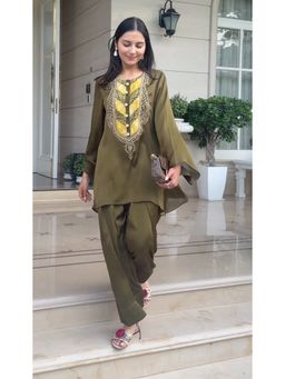 Dareiss - Green Meer Harit Hand Embroidered Banarasi Kurta and Salwar