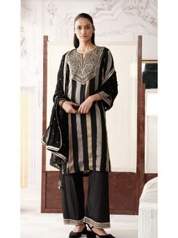 Basanti Kapde aur Koffee - Black The Ethereal Ember Kurta with Palazzo and Dupatta