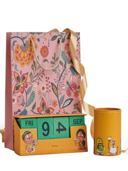 Chumbak - Organiser's Obsession Gift Box - Calendar, Pen Holder (Set of 2)