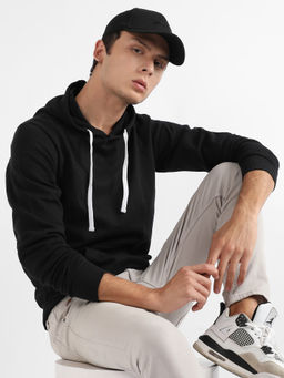 Campus Sutra - Men Black Pullover Hoodie with Contrast Drawstring