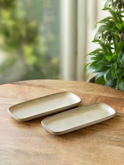 ExclusiveLane - Hand Glazed 'Wheat Serenity' Porcelain Serving Platters (Pack of 2)