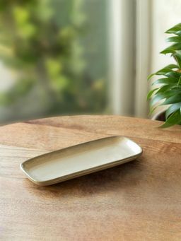 ExclusiveLane - Hand Glazed 'Wheat Serenity' Porcelain Serving Platter
