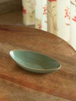 ExclusiveLane - Microwave Safe Hand Glazed 'Sage Serenity' Porcelain Serving Platter