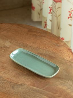 ExclusiveLane - Microwave Safe Hand Glazed 'Sage Serenity' Porcelain Serving Platter